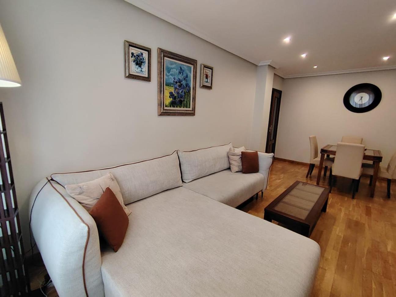 Avello Oviedo Con Parking Apartment Exterior foto