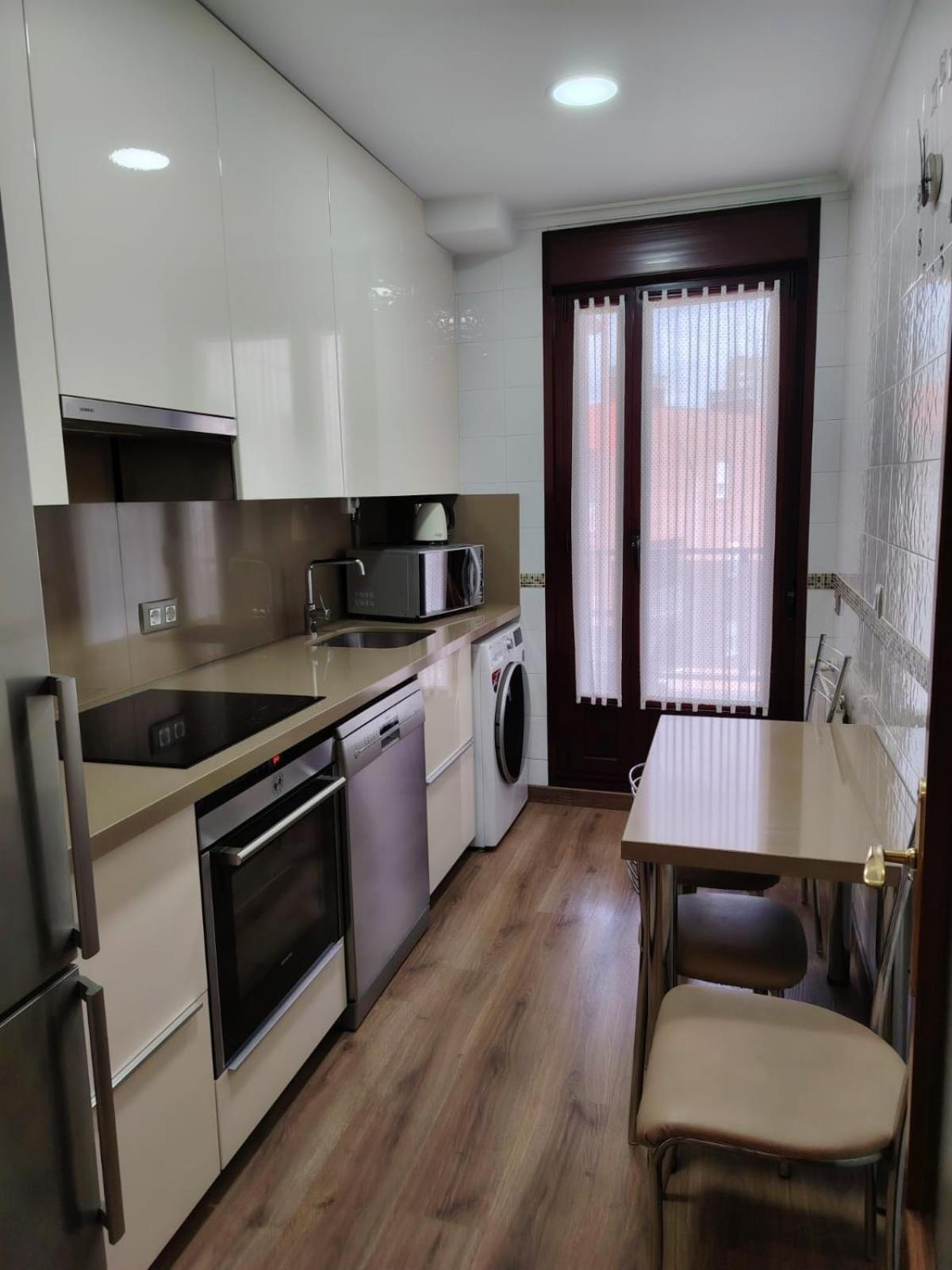 Avello Oviedo Con Parking Apartment Exterior foto