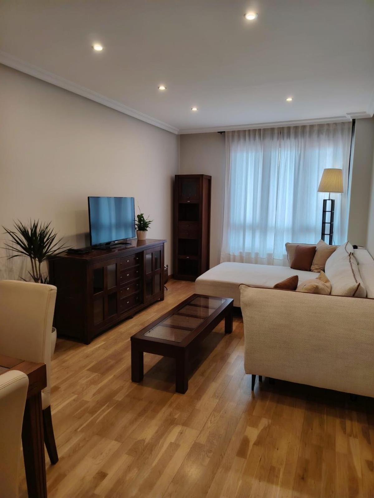 Avello Oviedo Con Parking Apartment Exterior foto