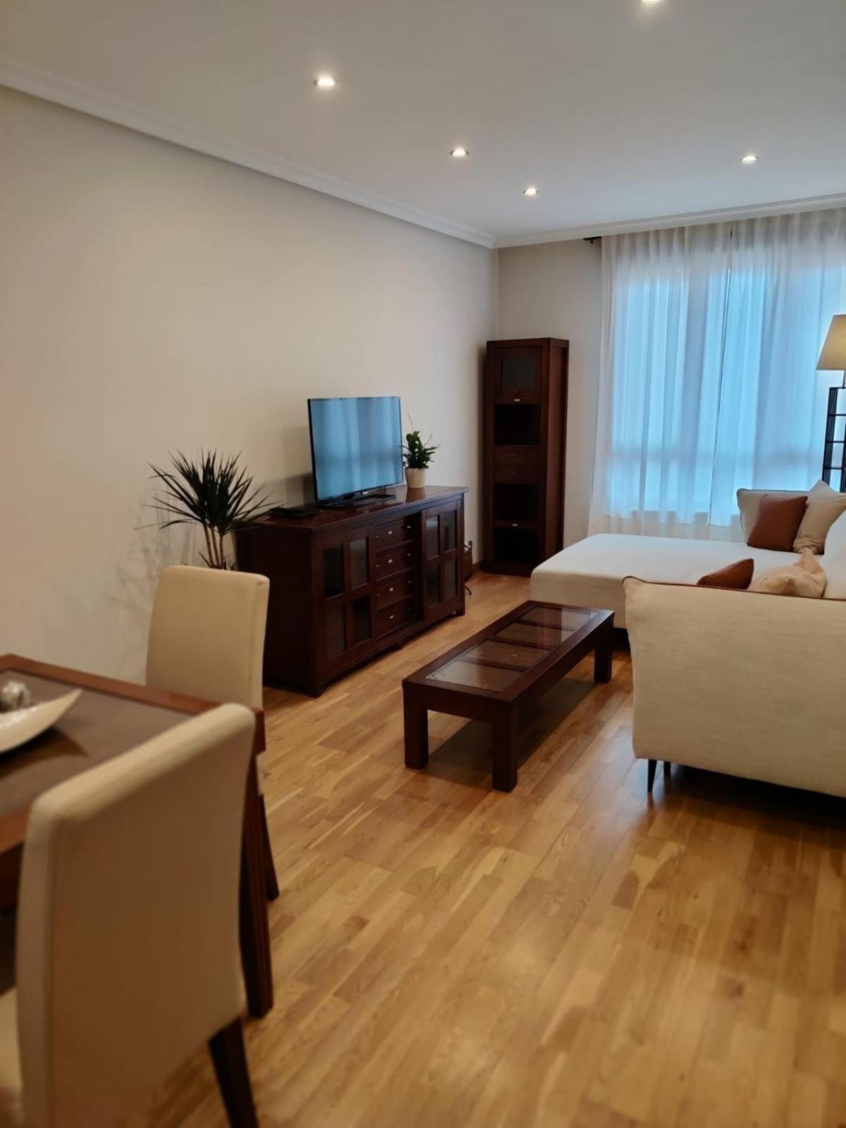 Avello Oviedo Con Parking Apartment Exterior foto